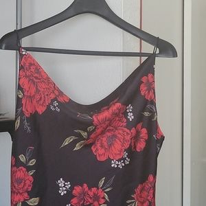 Vestido  solo una vez usado la tela es Como de sed